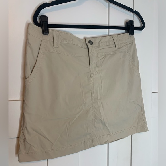 Eddie Bauer Tan Skirt with shorts underneath Size 8 - Picture 2 of 10